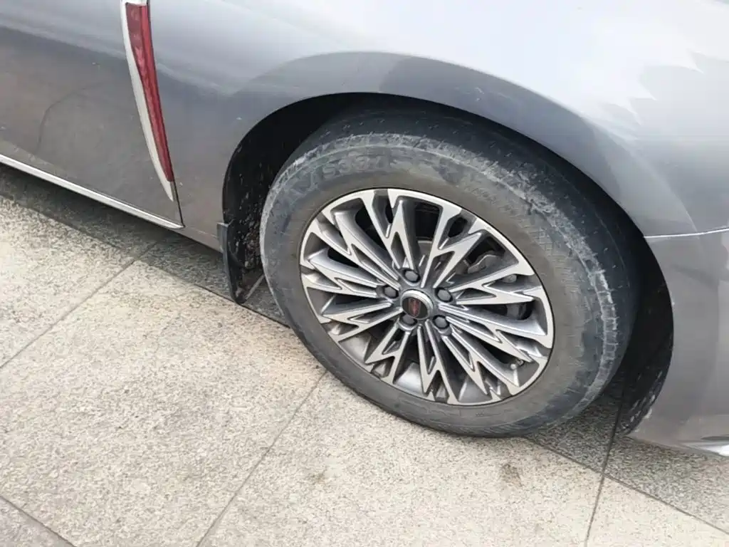 Hongqi Hongqi H5 — миниатюра 12