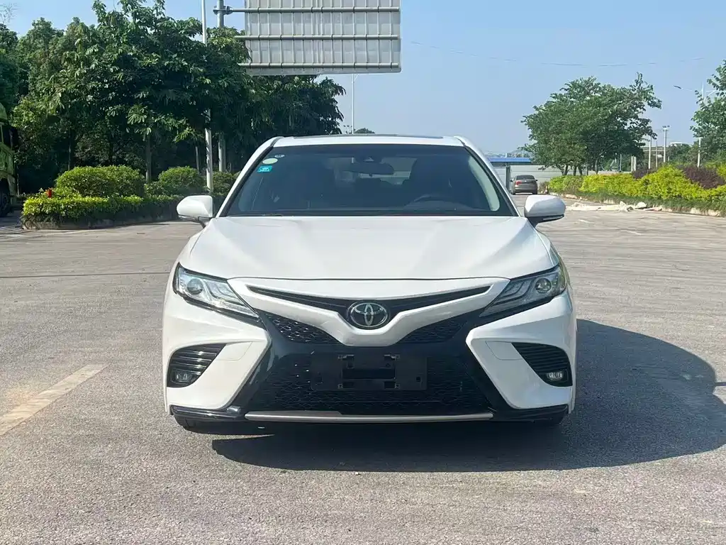Toyota Camry — миниатюра 2