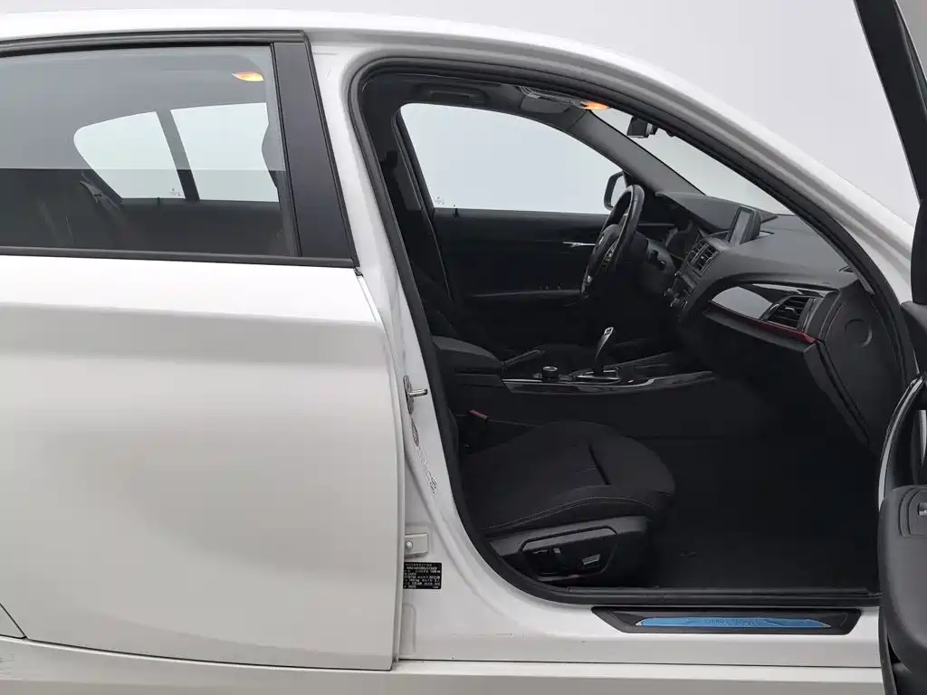 BMW 1 Series (Import) — миниатюра 23