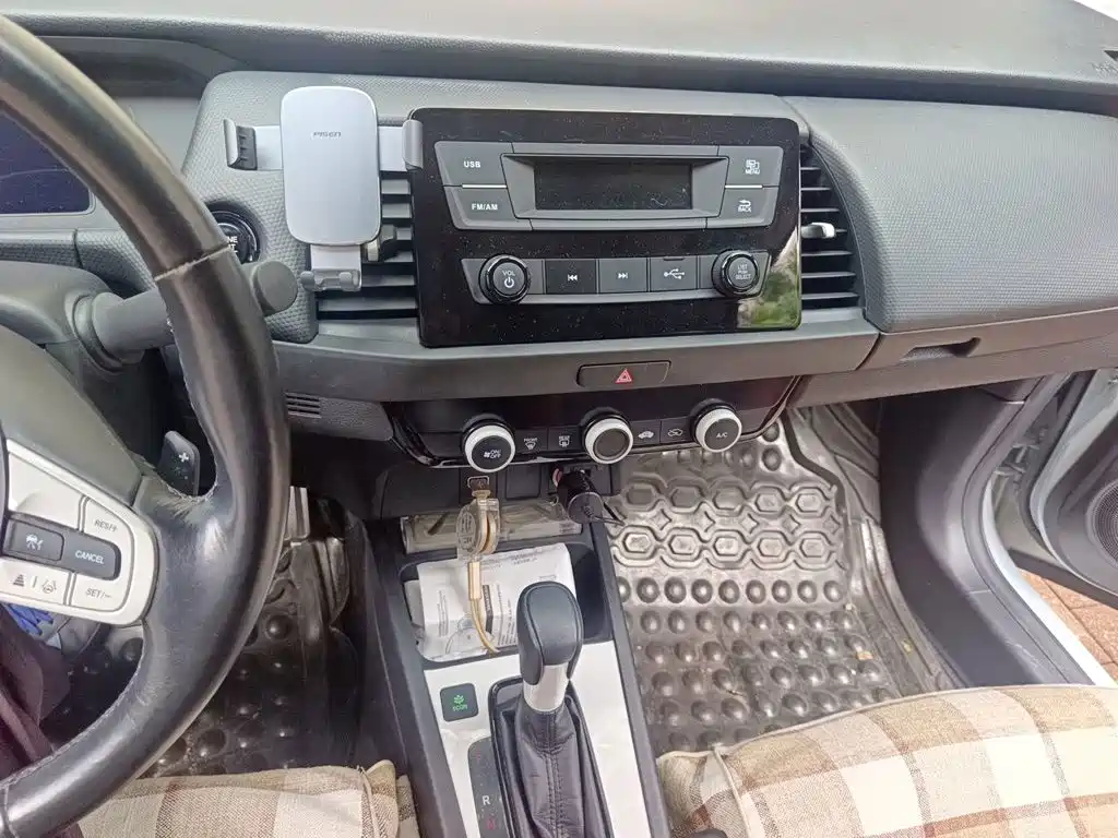 Honda Fit — миниатюра 14