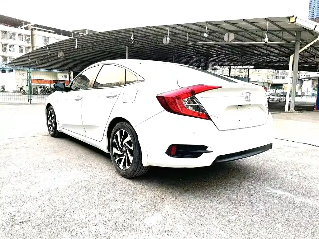 Honda Civic — миниатюра 5