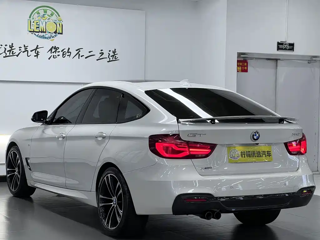 BMW 3 Series GT 3 GT 2019 330i xDrive M Sport