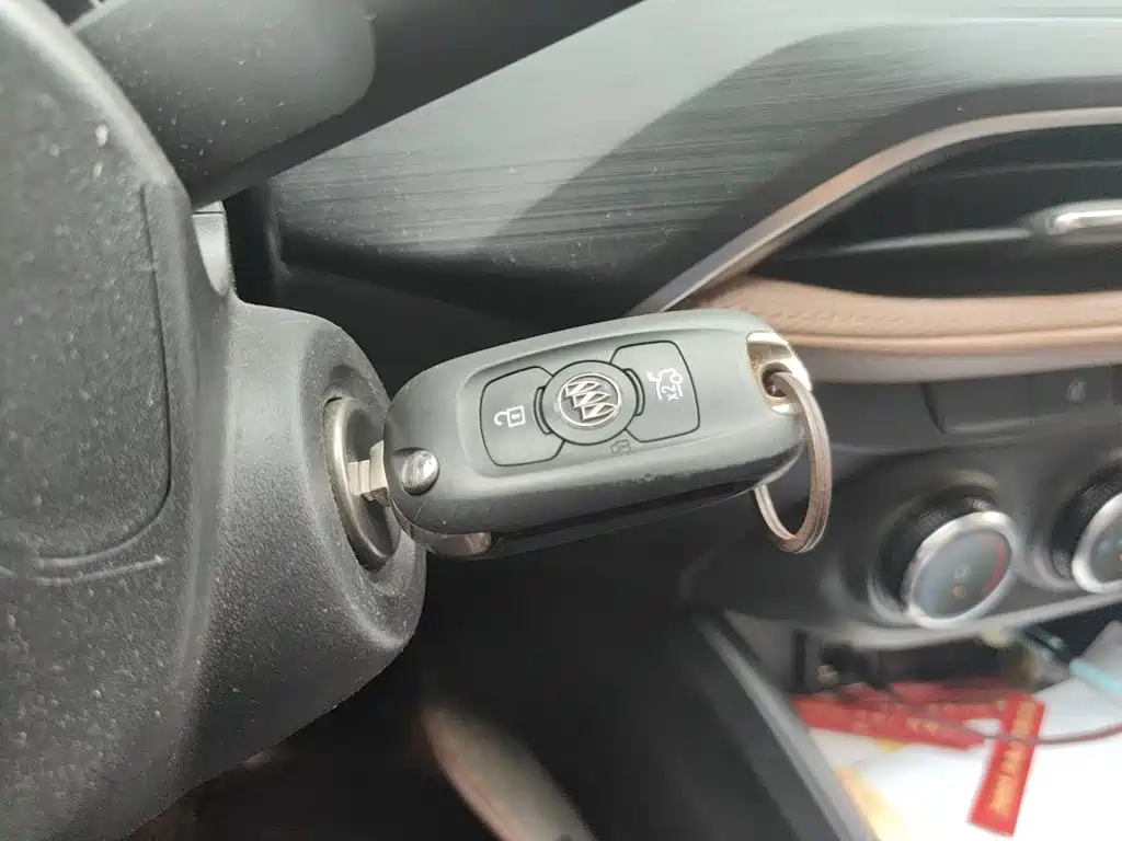 Buick Verano — миниатюра 12