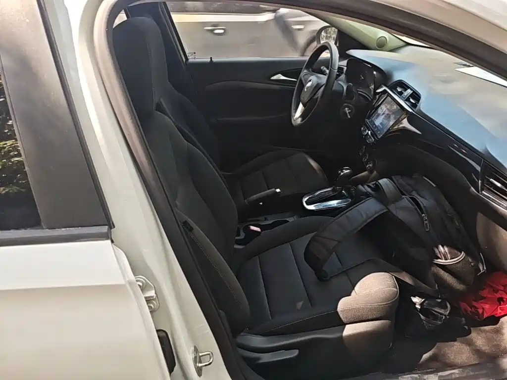 Buick Excelle — миниатюра 25