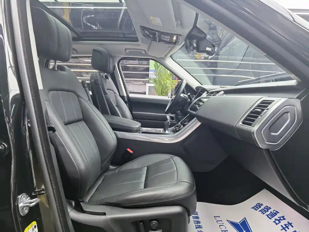 Land Rover Sport PHEV — миниатюра 8