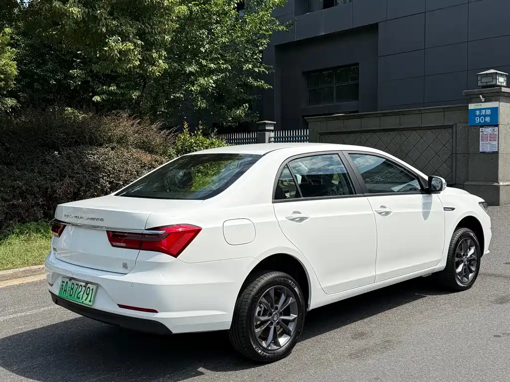 BYD Qin NEV — миниатюра 5