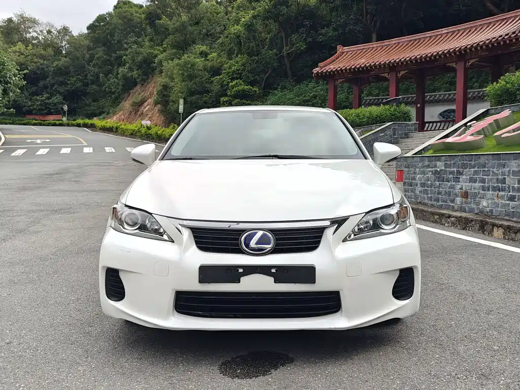 Lexus CT — миниатюра 2