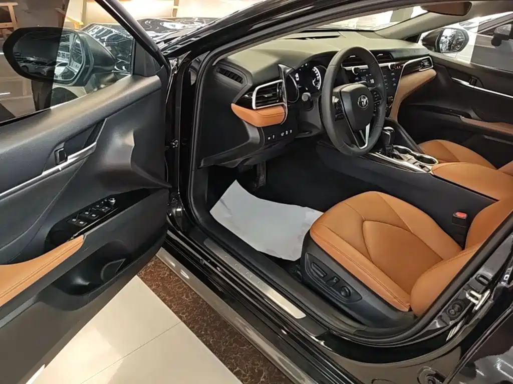 Toyota Camry — миниатюра 16
