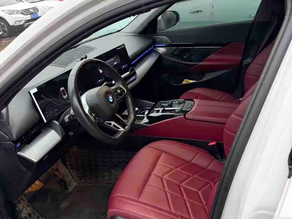 BMW 5 Series — миниатюра 4
