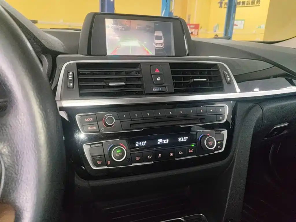 BMW 3 Series — миниатюра 13
