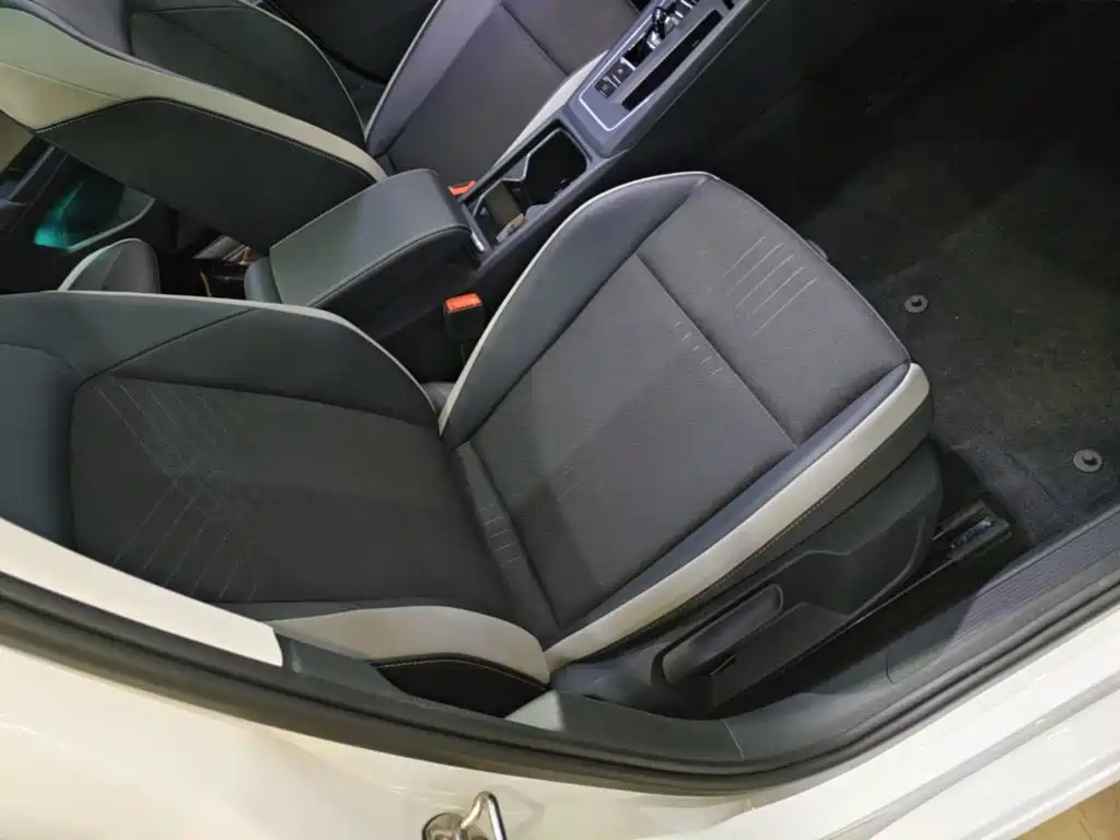 Volkswagen Golf — миниатюра 25