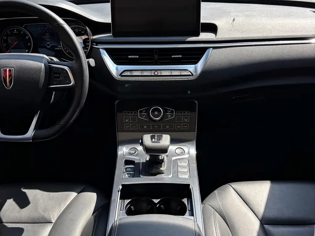 Hongqi Hongqi H5 — миниатюра 15