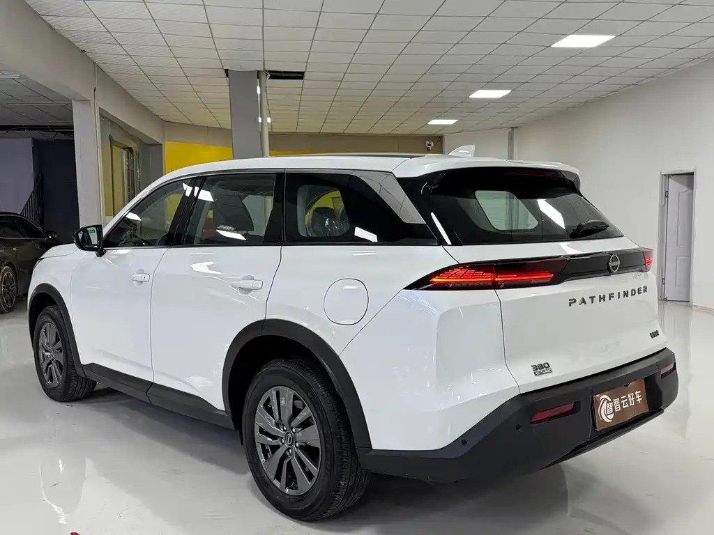 Nissan Teramont — миниатюра 7