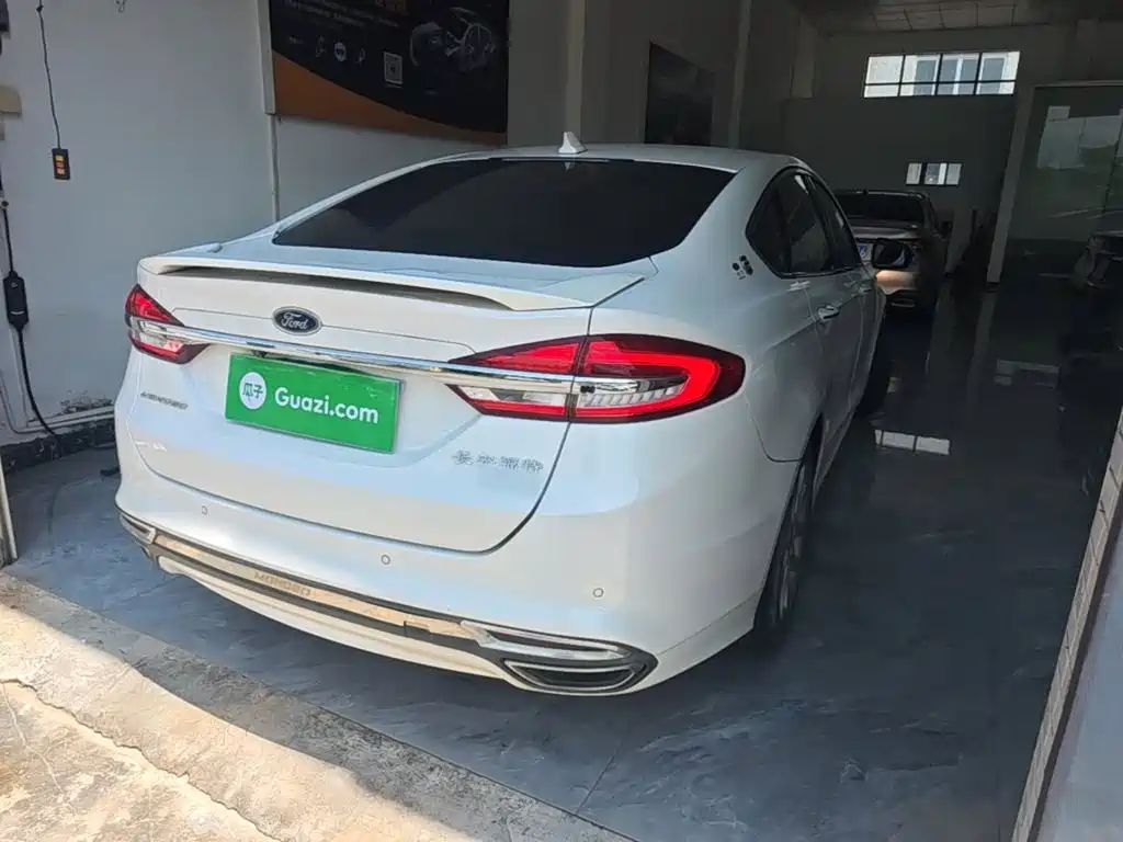 Ford Mondeo — миниатюра 7