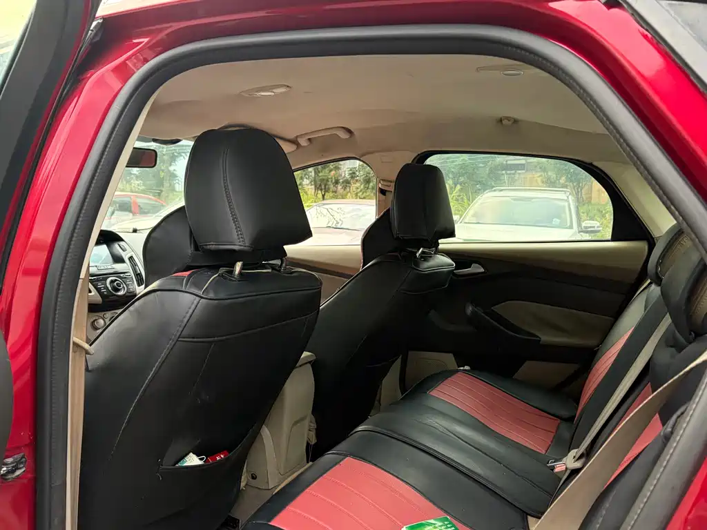 Ford Focus — миниатюра 8