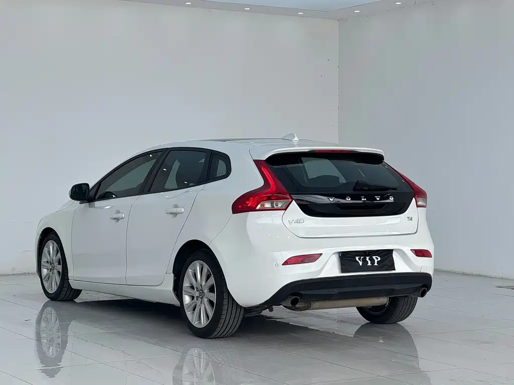 Volvo V40 — миниатюра 10