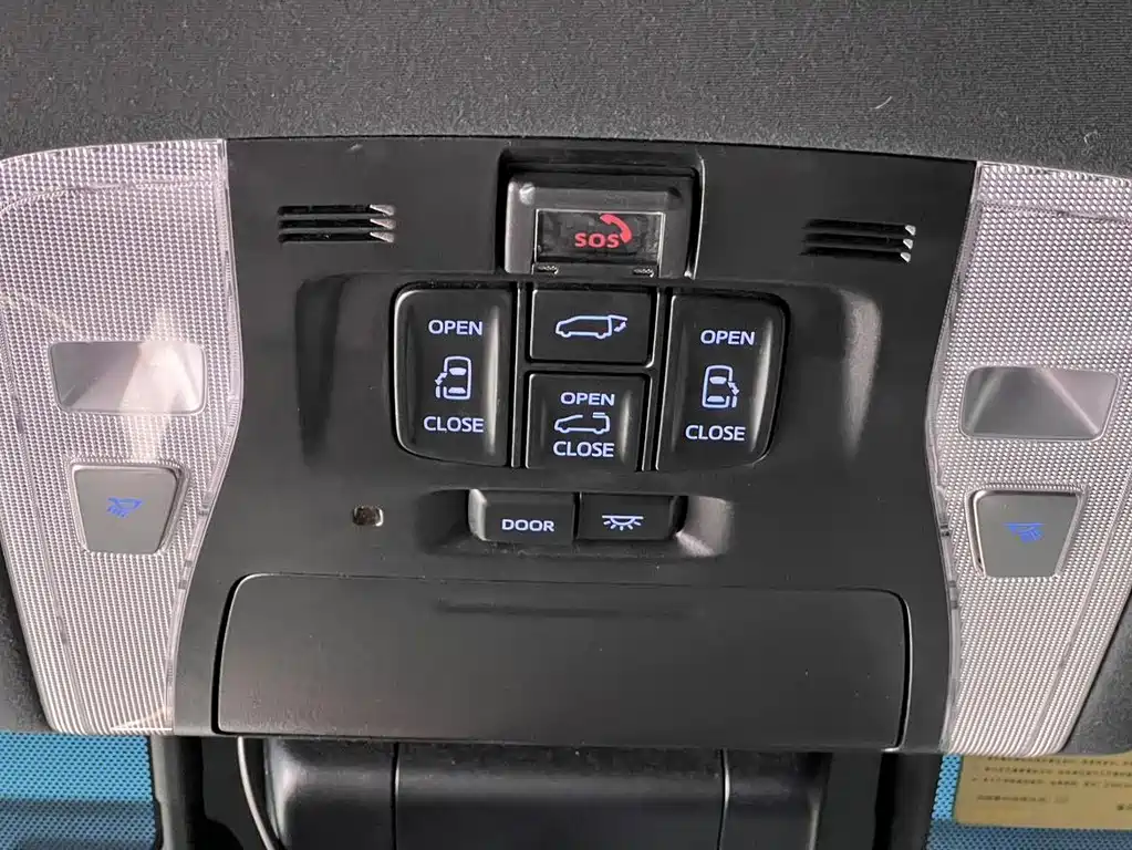 Toyota Alphard — фотографии объявления, Фото 27