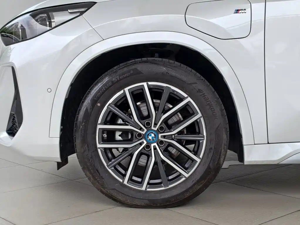 BMW iX1 — миниатюра 16