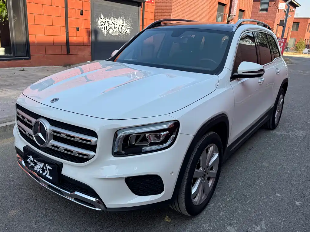 MERCEDES-BENZ GLB