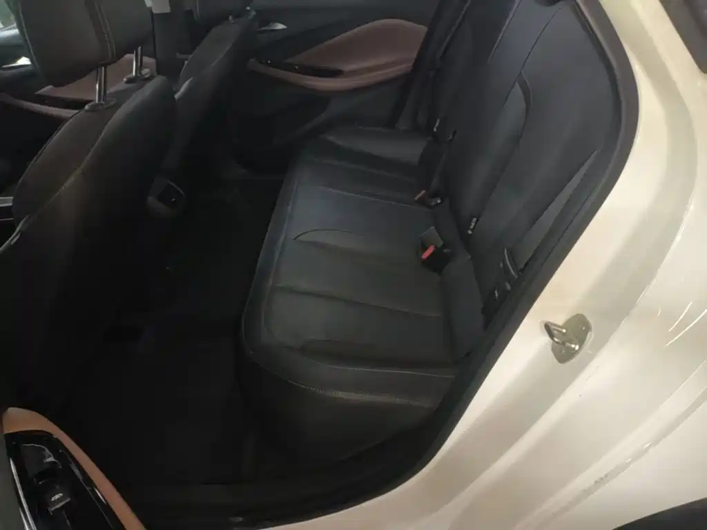 Buick Verano — миниатюра 17