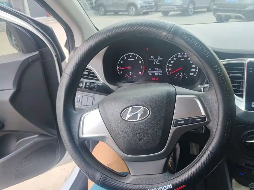 Hyundai Verna — миниатюра 15