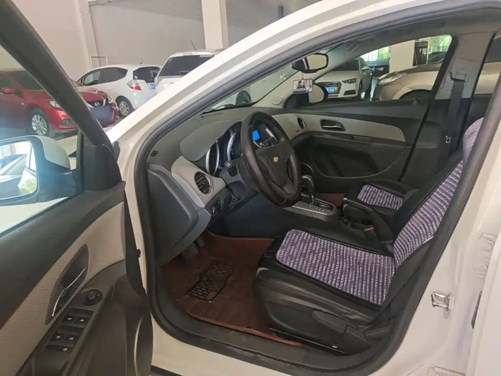 Chevrolet Cruze — миниатюра 16