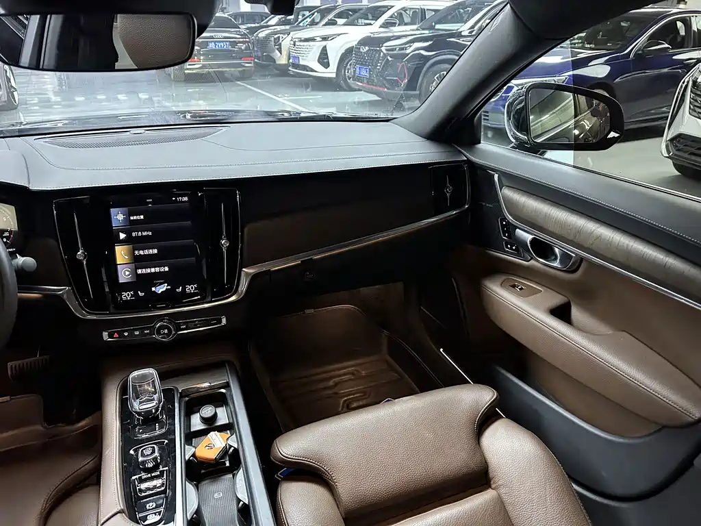 Volvo S90 — миниатюра 7
