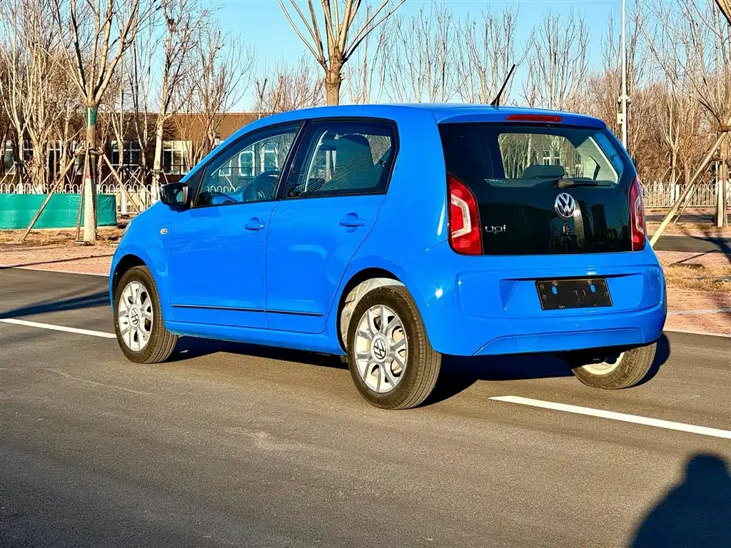 VOLKSWAGEN UP!