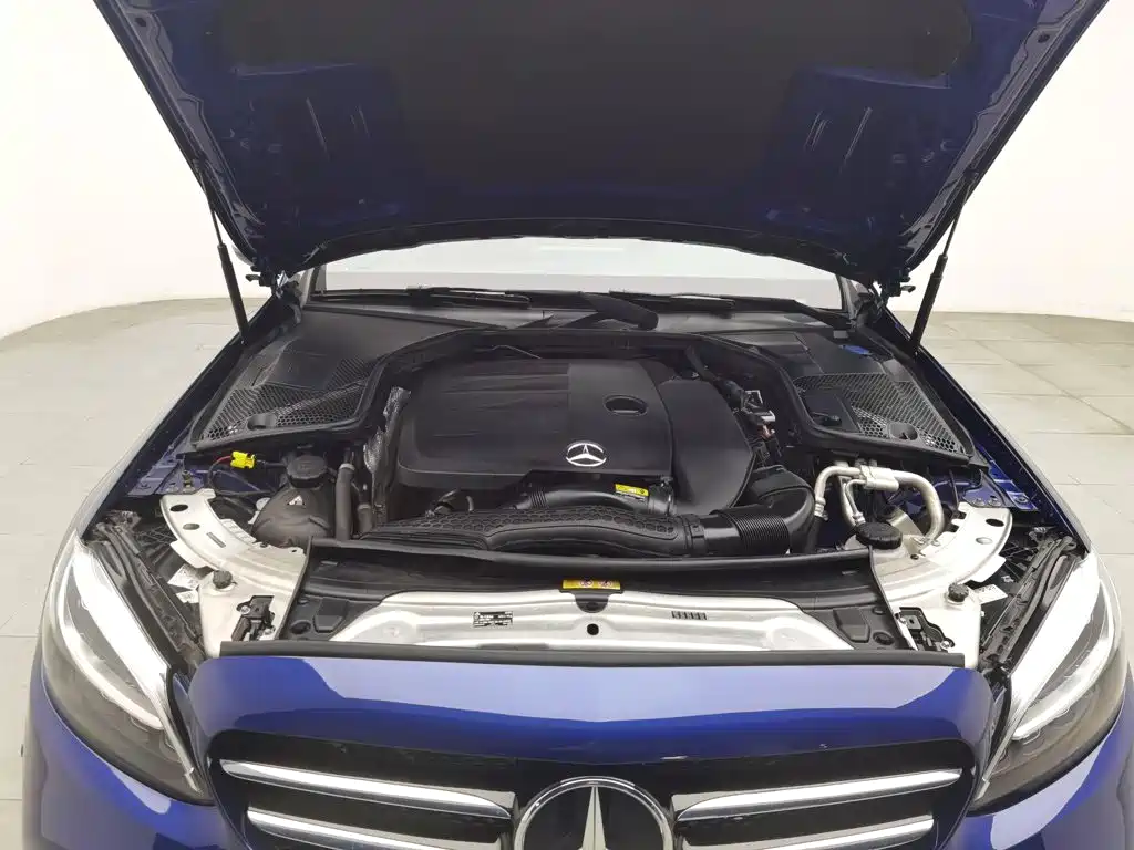 Mercedes-Benz C-Class — миниатюра 6