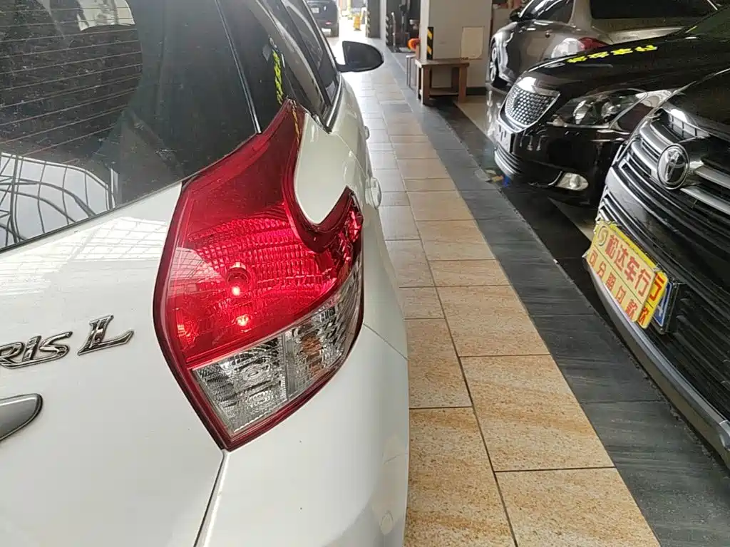 Toyota Yaris L — миниатюра 8