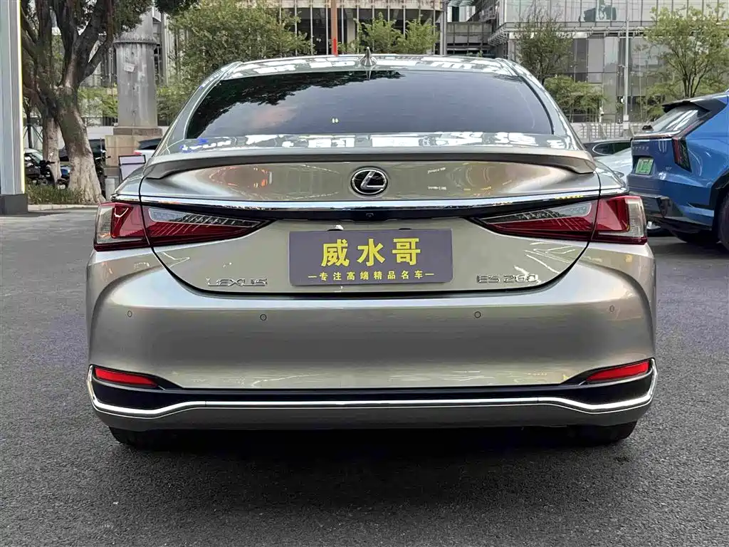 Lexus ES — миниатюра 5