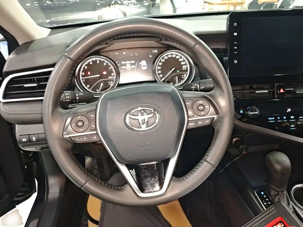 Toyota Camry — миниатюра 11