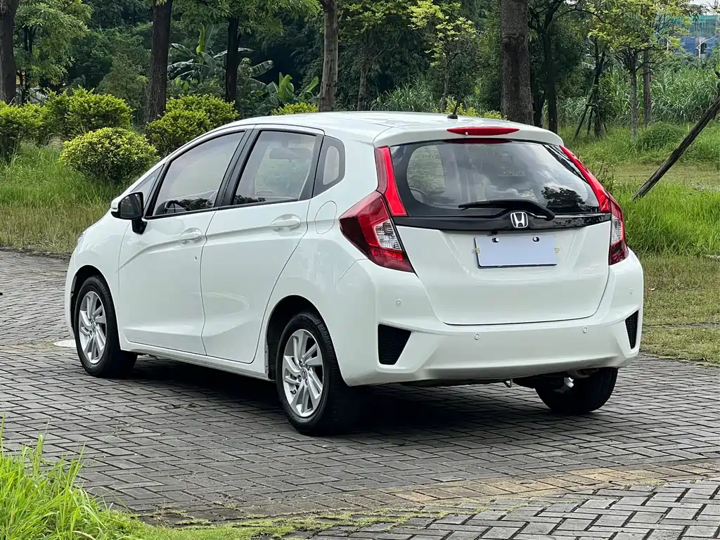 Honda Fit — миниатюра 10