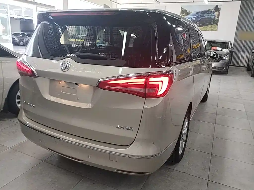 Buick GL8 — миниатюра 7