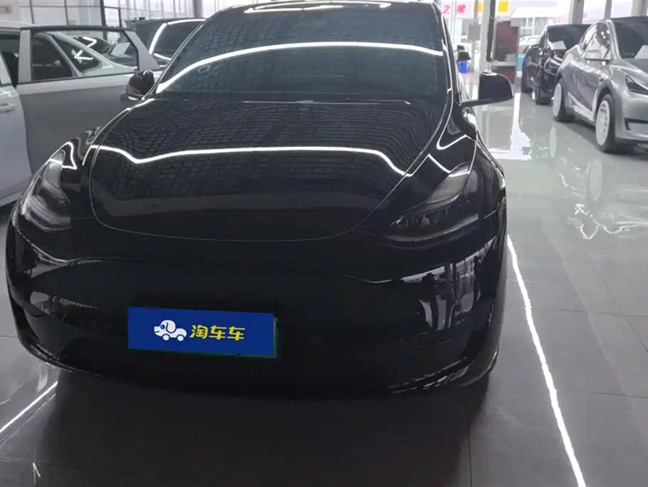 TESLA MODEL Y