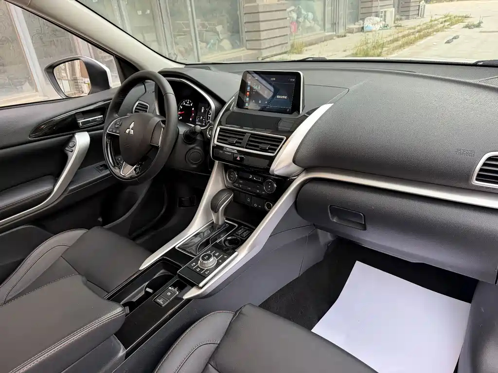 Mitsubishi Eclipse Cross — миниатюра 6