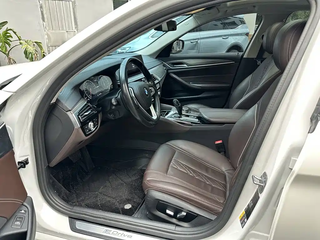 BMW 5 Series New Energy — миниатюра 3