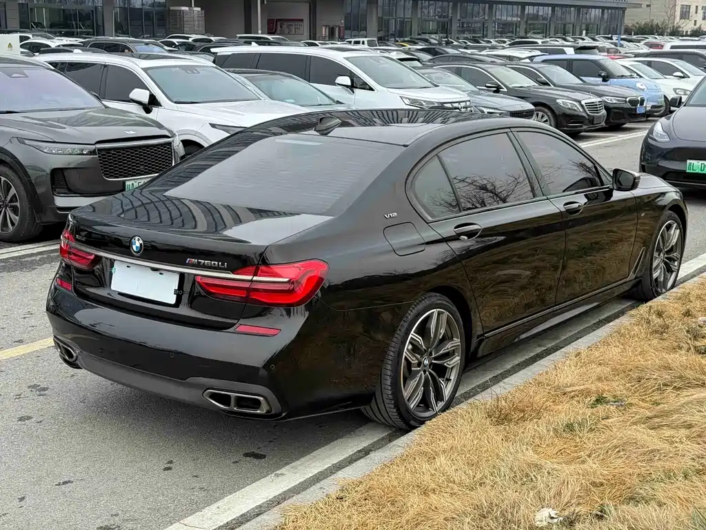 BMW 7 Series — миниатюра 4