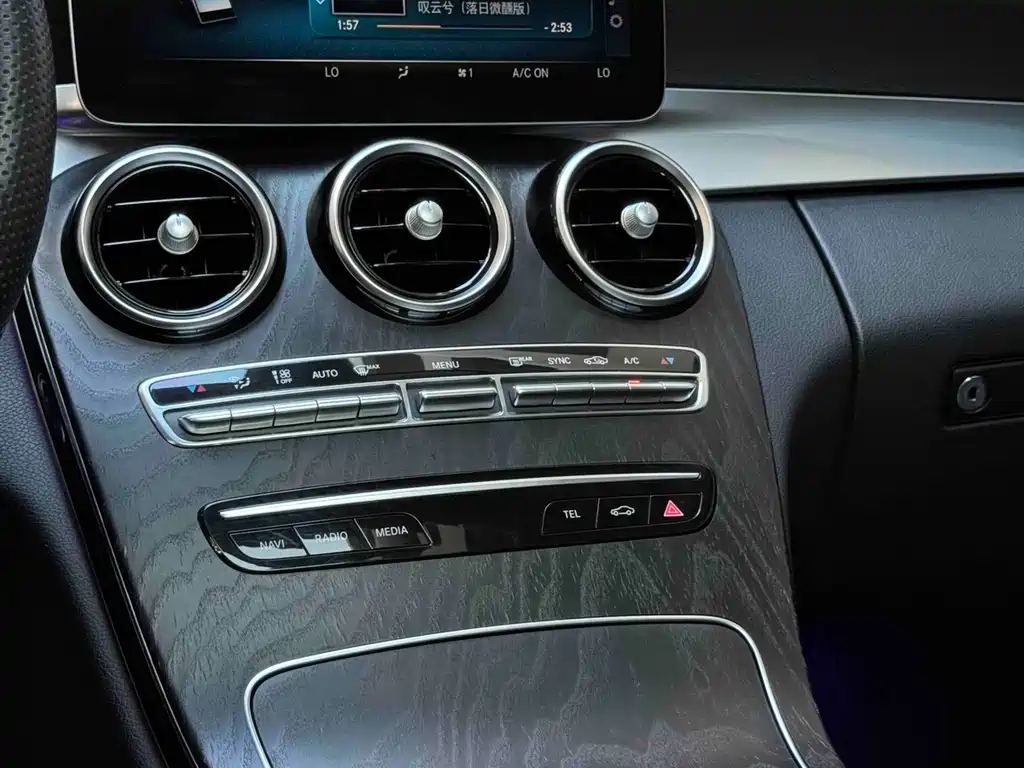 Mercedes-Benz C-Class — миниатюра 13