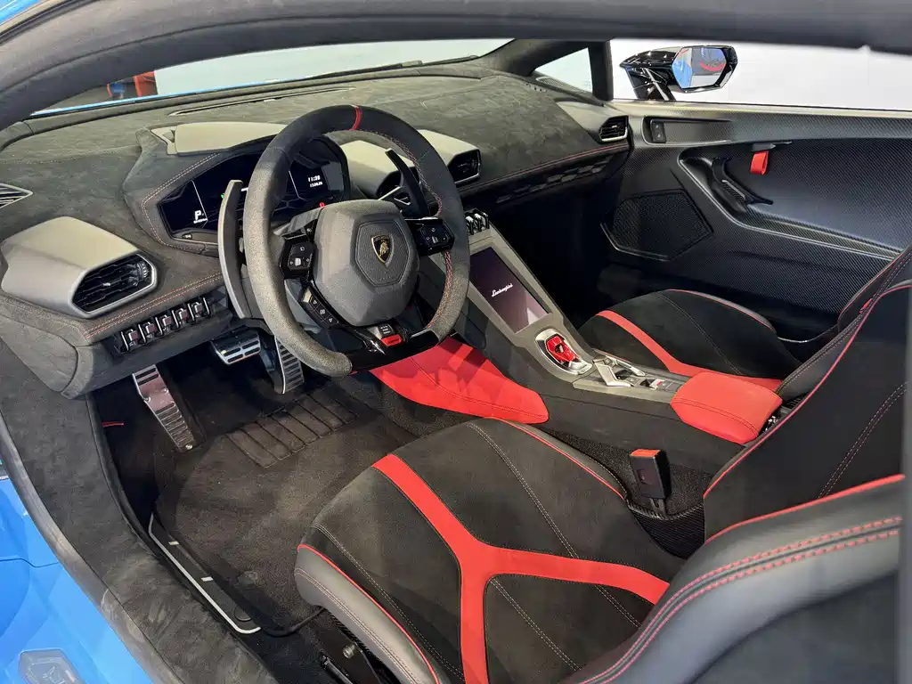 LAMBORGHINI HURACÁN