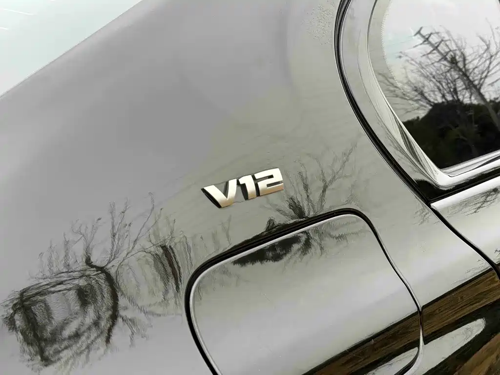 BMW 7 Series — миниатюра 7