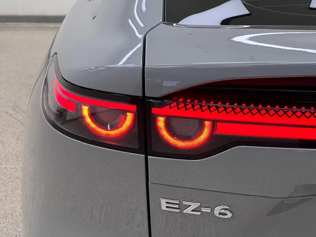 Mazda EZ-6 — миниатюра 9