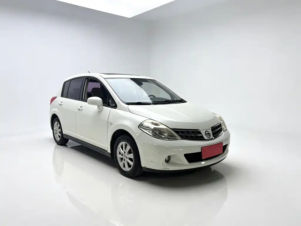 Nissan Tiida — миниатюра 3