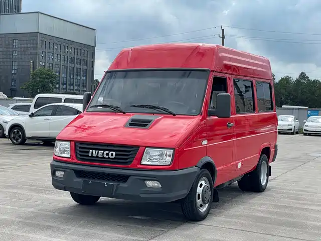 IVECO PROUD 2023