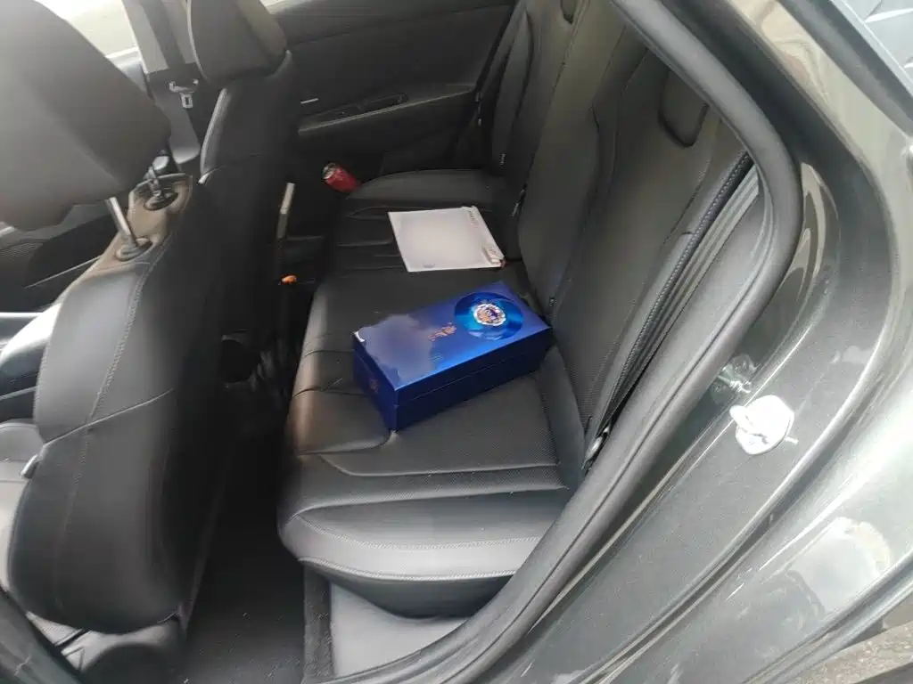 Hyundai Elantra — миниатюра 15