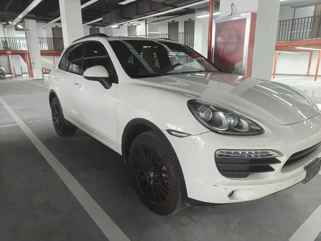 Porsche Cayenne — миниатюра 3