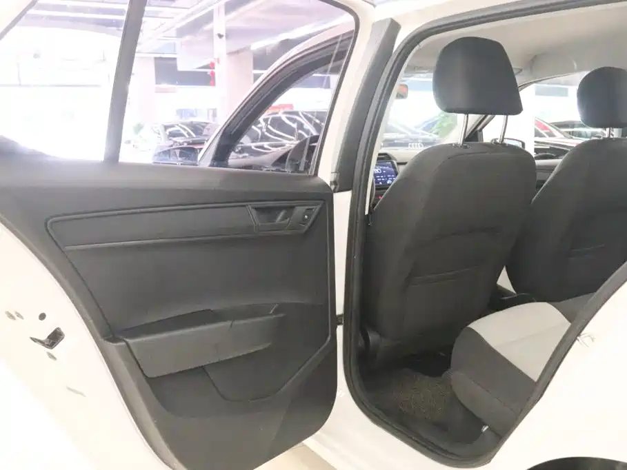 Skoda Fabia — миниатюра 12