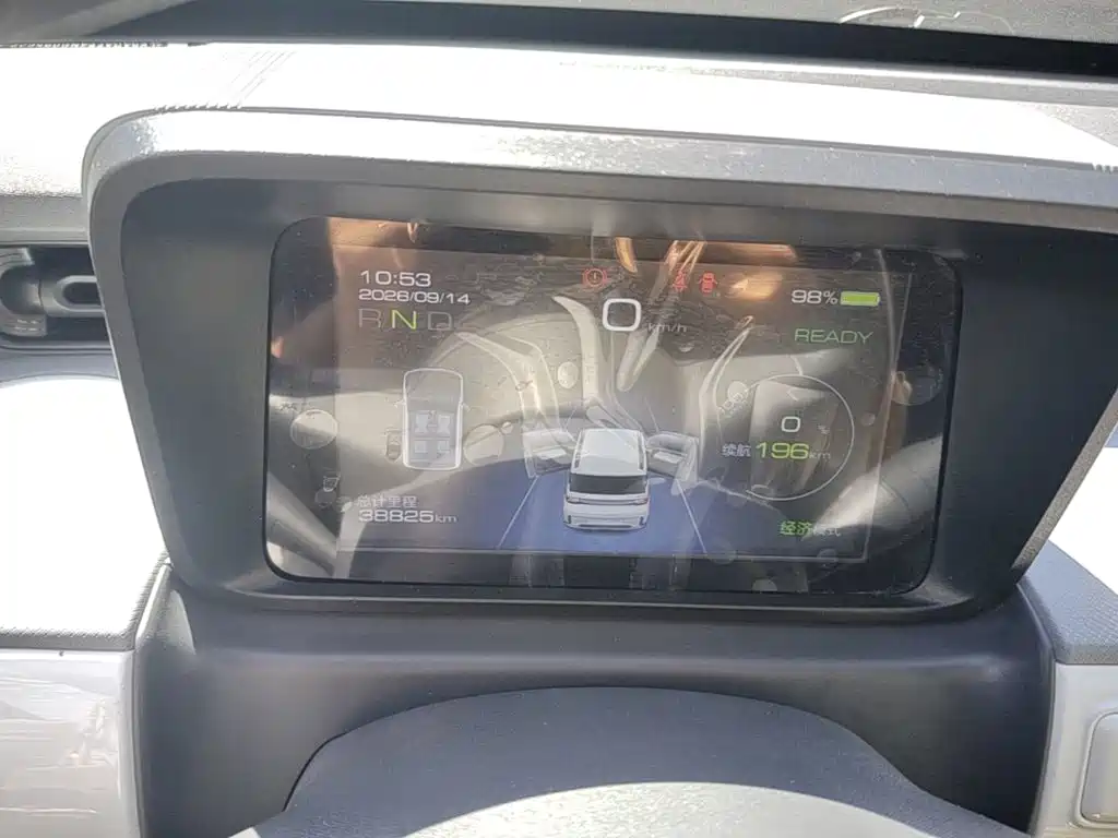 Wuling MINIEV — миниатюра 12