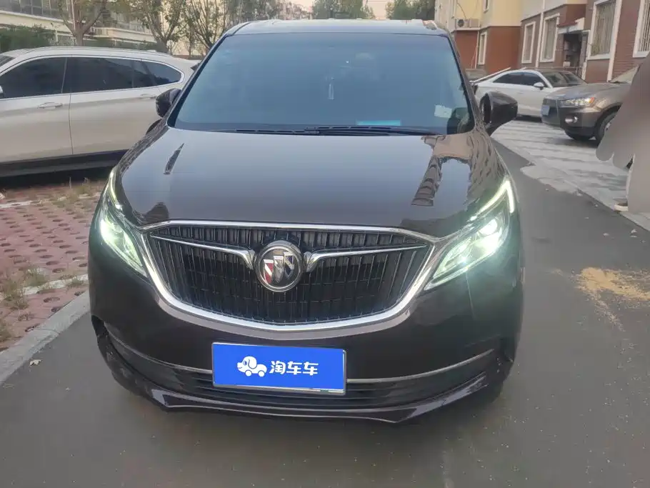 Buick GL8 — миниатюра 2