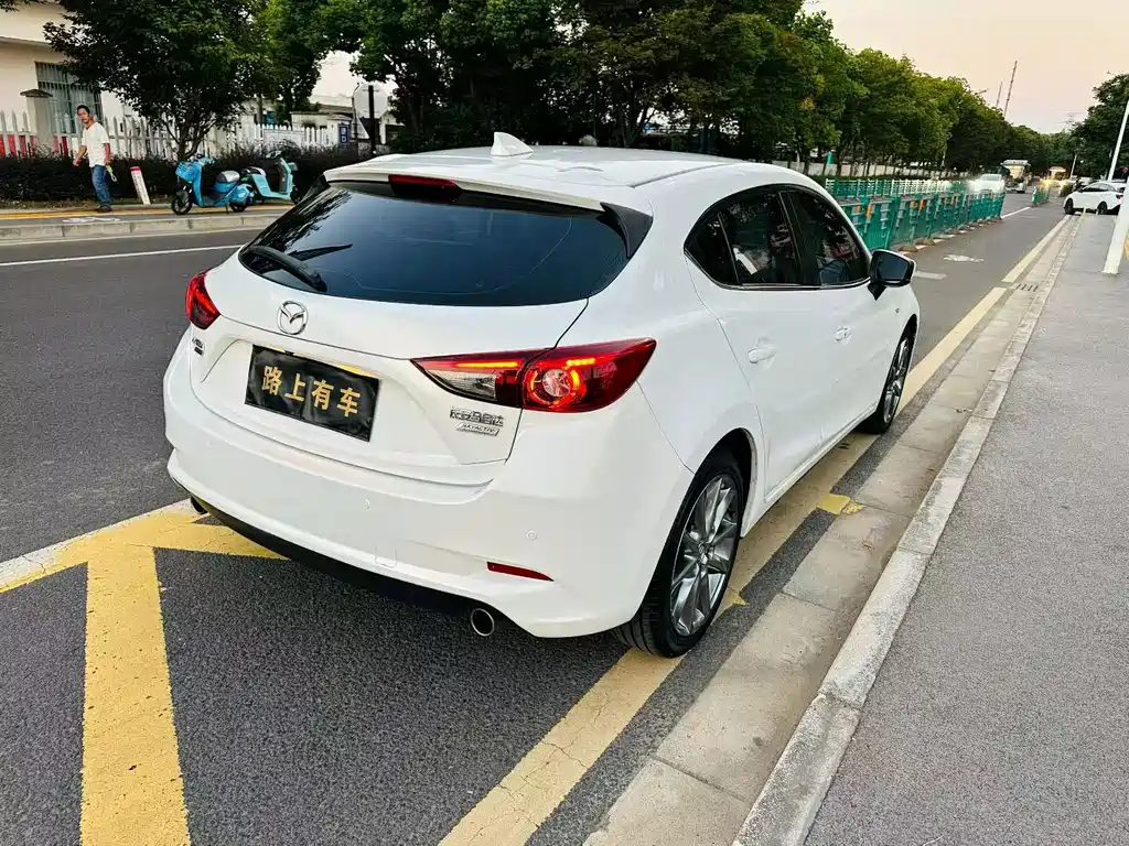 Mazda 3 Axela — миниатюра 6